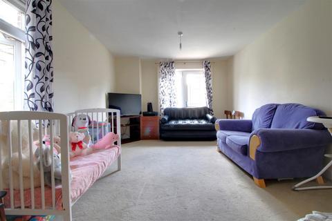 2 bedroom flat for sale, The Strand, London Road, Gloucester