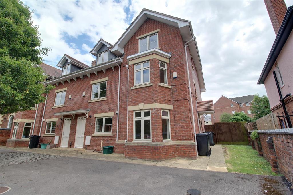 Alexandra Road, Gloucester 4 bed end of terrace house for sale £310,000