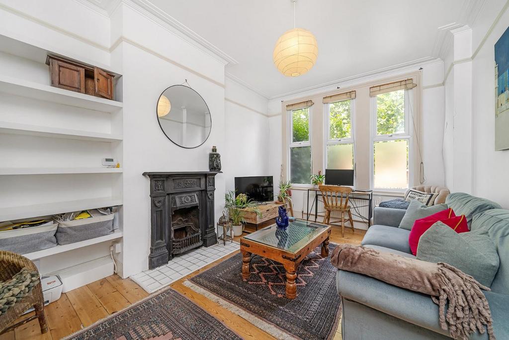 Herne Hill Road, SE24 1 bed flat for sale £499,950