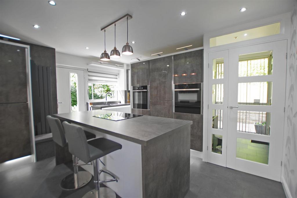 Lamb Hall Road, Huddersfield 3 bed semidetached house for sale £380,000