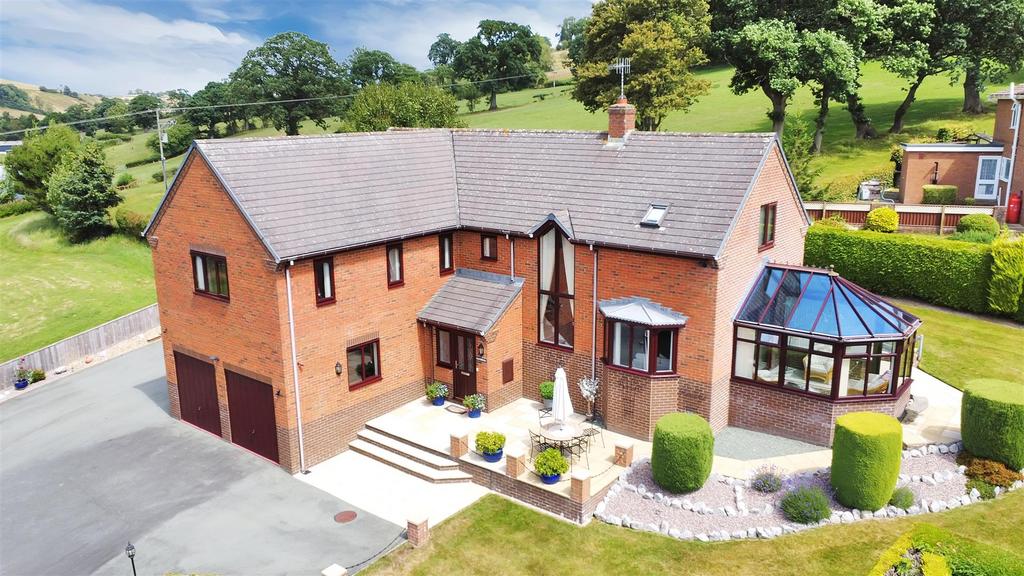 Wesley Street, Llanfair Caereinion, Welshpool 5 bed house for sale £