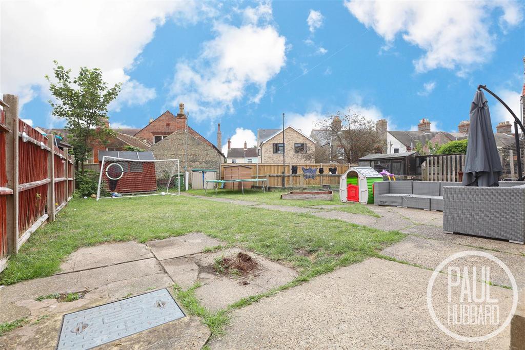 Morton Road, Pakefield, NR33 3 bed detached house for sale £220,000