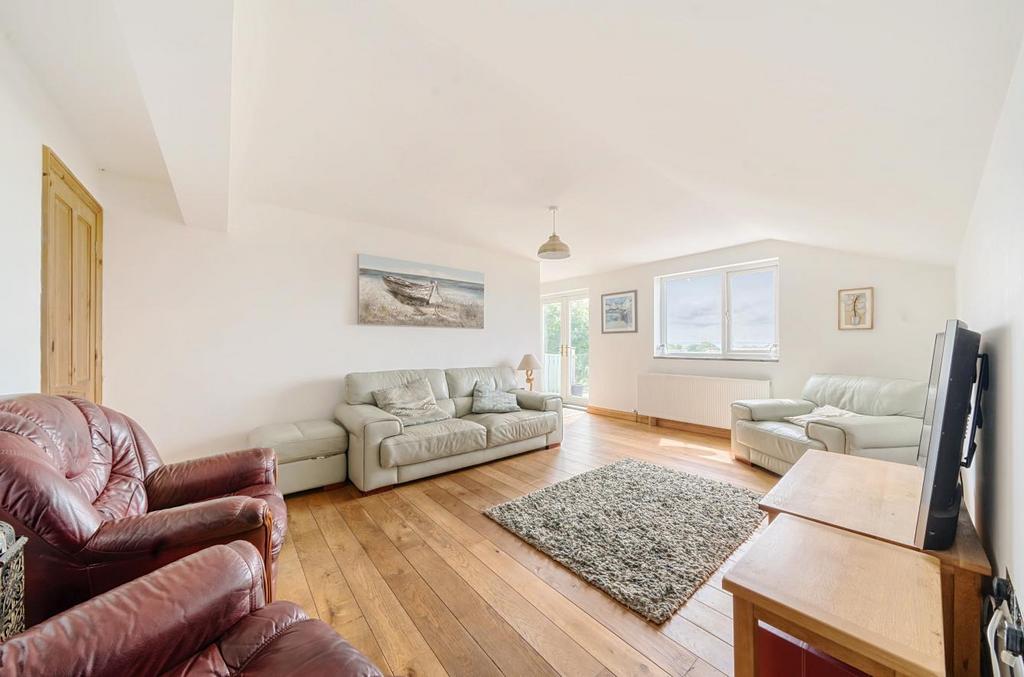 Stradey Hill, Llanelli 4 bed property for sale £270,000