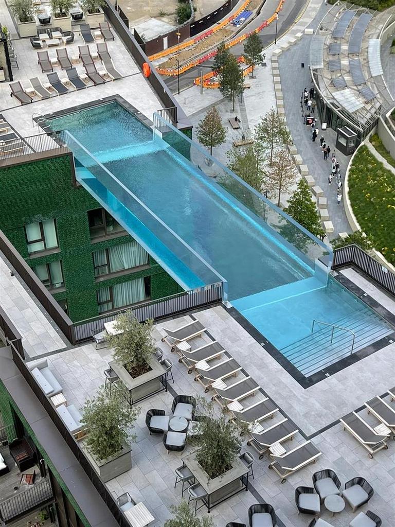 Sky Pool 3.jpg