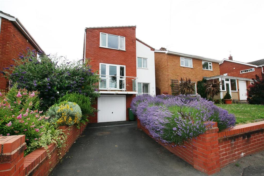 Battenhall Road, Worcester Worcs 3 bed house £1,700 pcm (£392 pw)