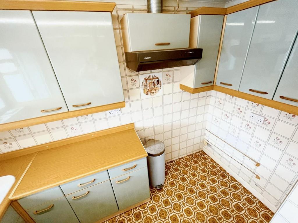 Kitchen (2)