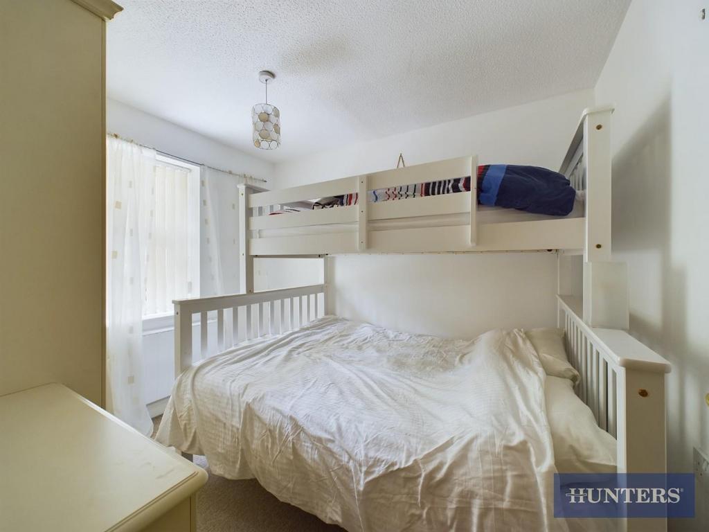 Bed 2.jpg