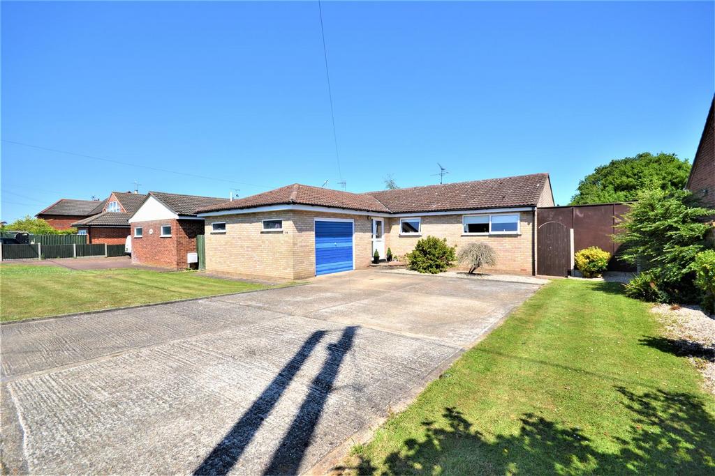 Nipsells Chase, Mayland 3 bed detached bungalow for sale £475,000