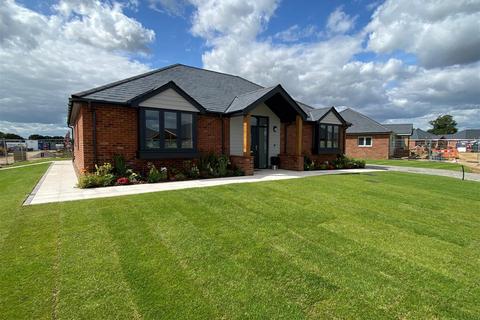 2 bedroom detached bungalow for sale - BURNHAM WATERS SHOW HOME 'THE CHELMER' OPEN NOW