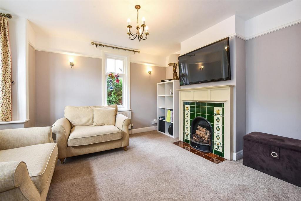 Cross Lane, Andover 3 bed detached house for sale £385,000