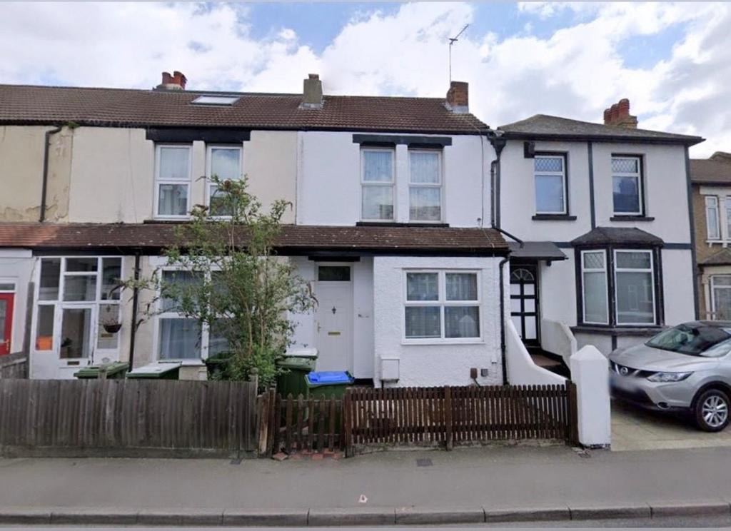 Church Road, Bexleyheath 2 bed terraced house £1,595 pcm (£368 pw)