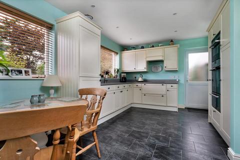 5 bedroom detached house for sale, Park Road, Allington, Grantham