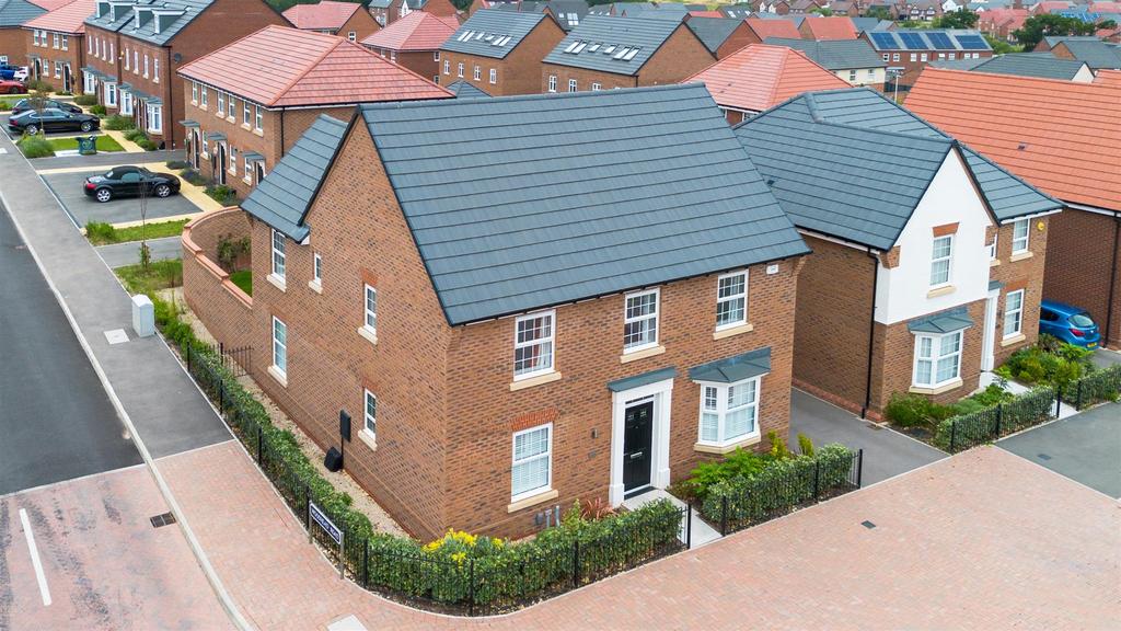 Vickers Way, Warwick 4 bed detached house for sale £600,000