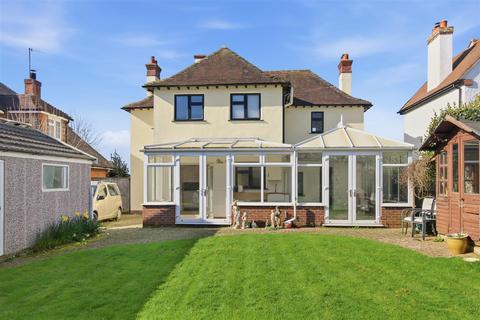 4 bedroom detached house for sale, Downs Road, Seaford
