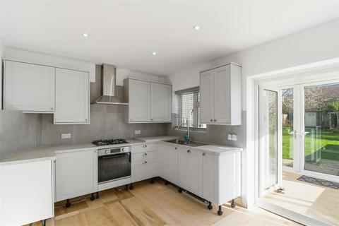 4 bedroom detached house for sale, Downs Road, Seaford