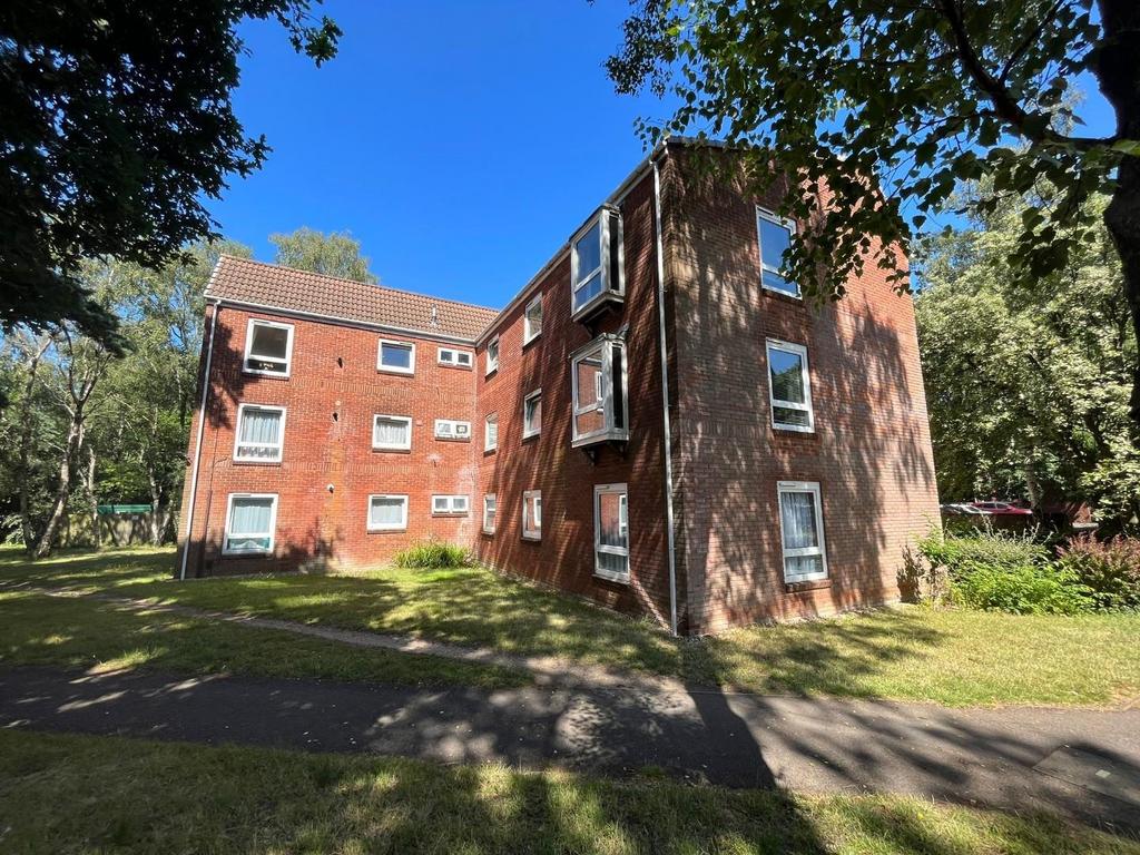 Hasler Road, Canford Heath, Poole 2 bed flat for sale £175,000