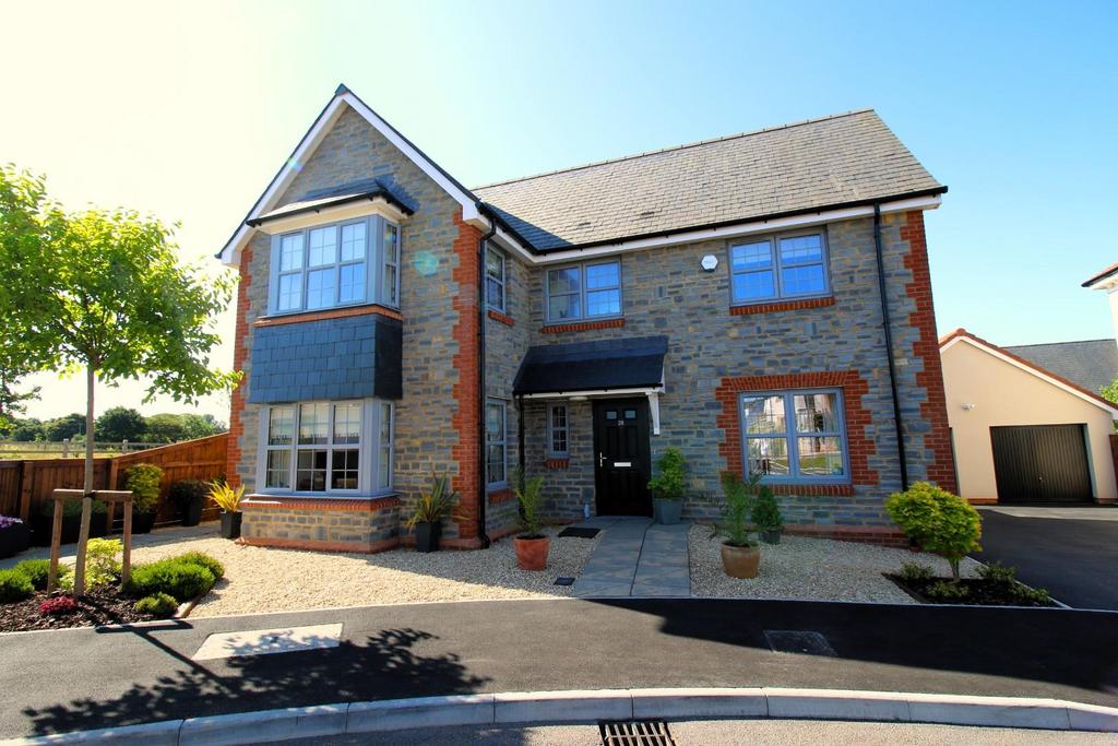 Beautiful, nearly new modern family home in Cadbury Fields, Congresbury