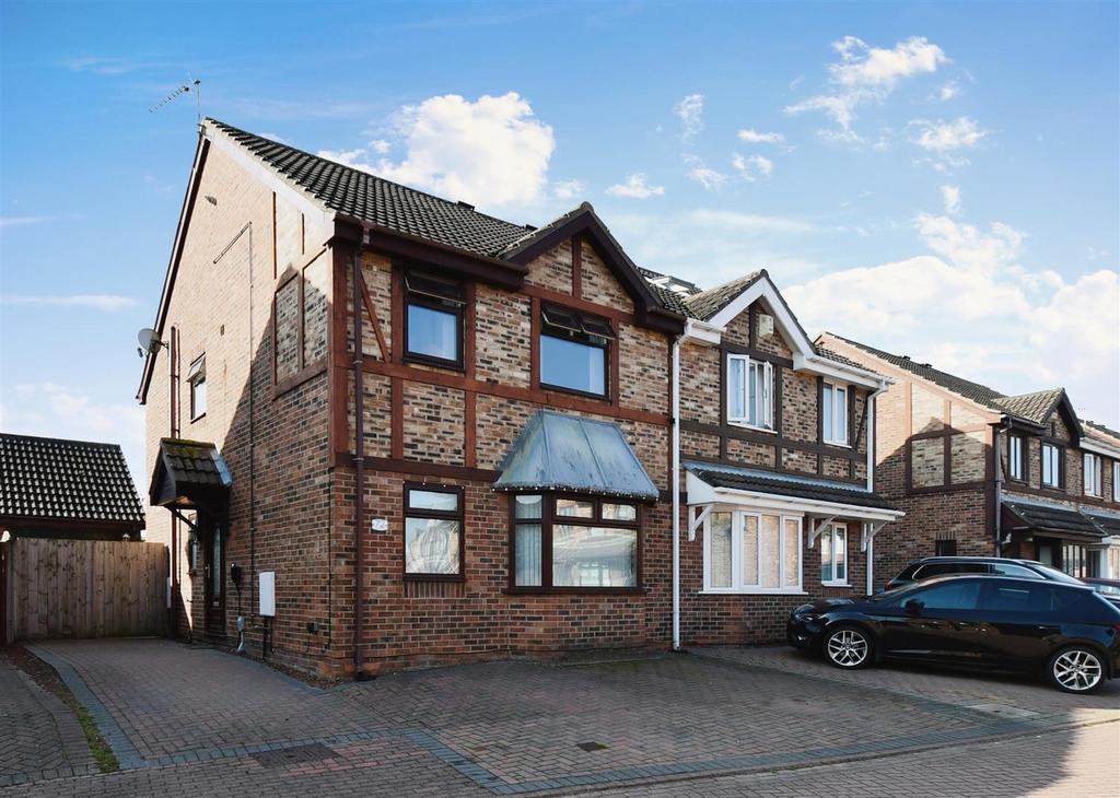 Ashdene Close, Willerby, Hull 4 bed semidetached house for sale £244,950
