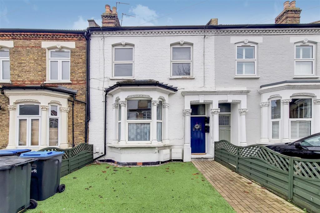 Whittington Road, London, N22 8YL 2 bed flat £1,600 pcm (£369 pw)