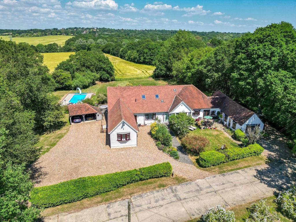 Moor Hall Lane, Danbury, Chelmsford, CM3 8 bed country house for sale