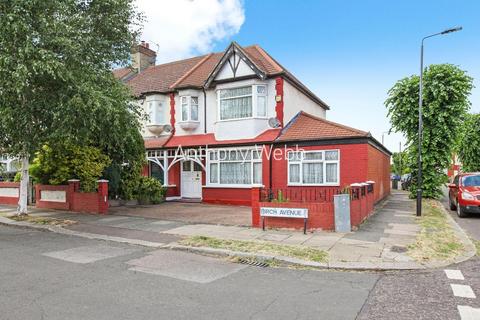 3 bedroom end of terrace house for sale, Birch Avenue, Palmers Green, London N13