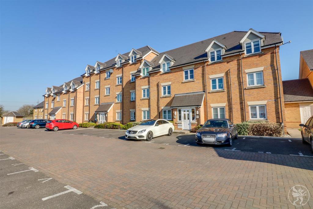 Brandon Close, Grays 2 bed flat £250,000
