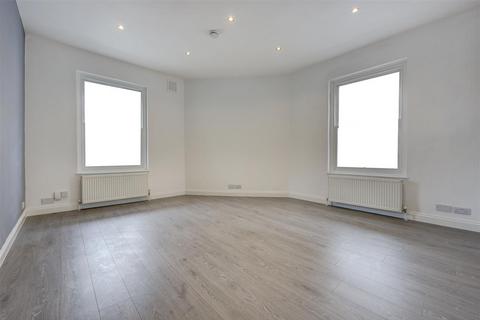 3 bedroom flat to rent, Kings Road, London, SW10