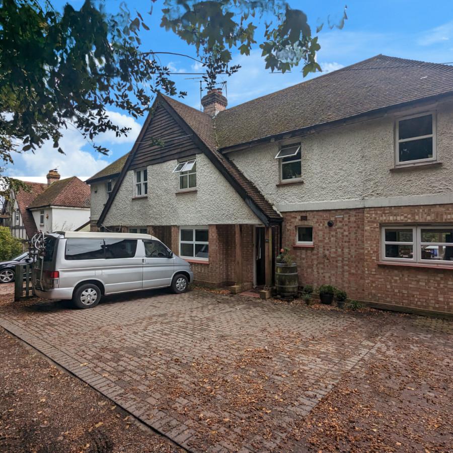 Meadowbank, Battle, TN33 4 bed semidetached house for sale £485,000