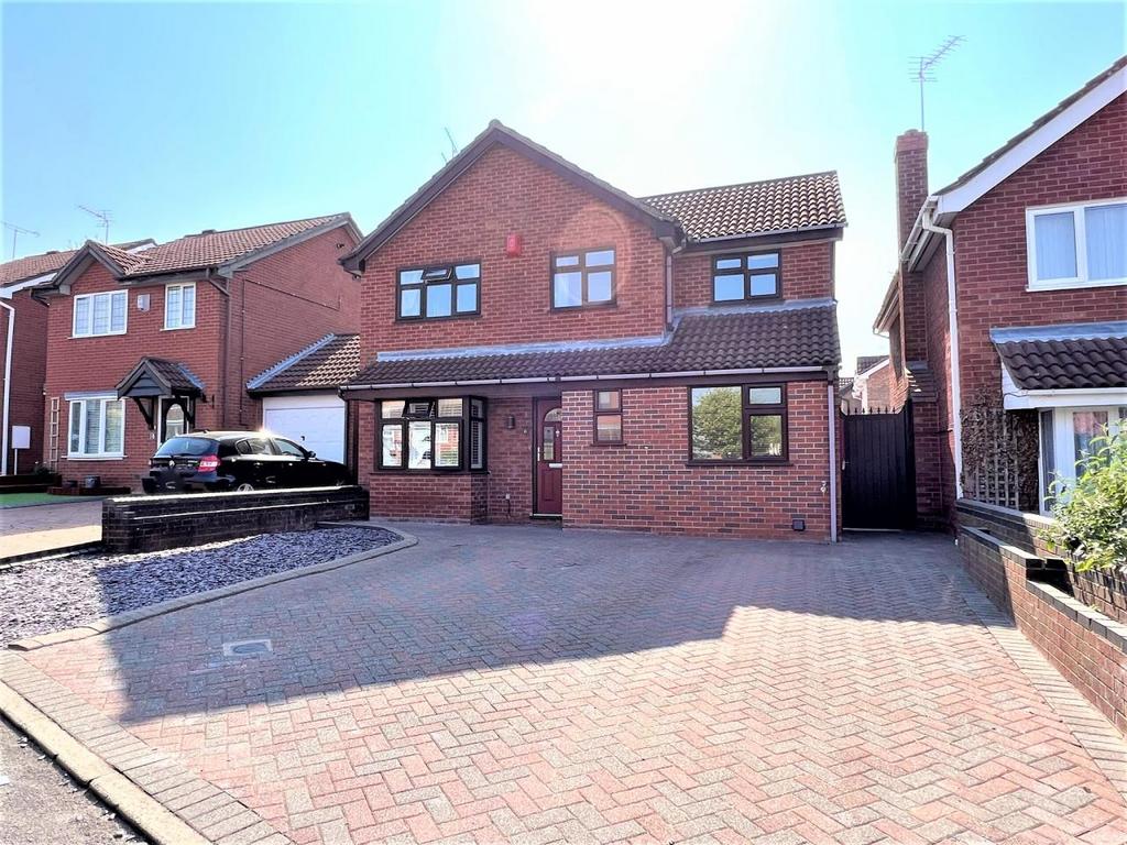 Crediton close, Nuneaton CV11 4 bed detached house for sale £375,000