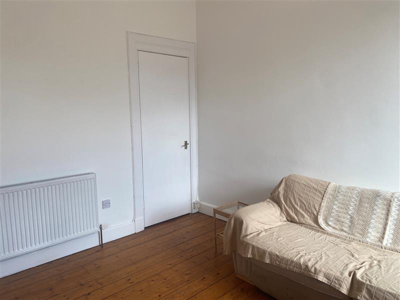 1055L Dalmeny Street, Edinburgh... 1 bed flat £875 pcm (£202 pw)