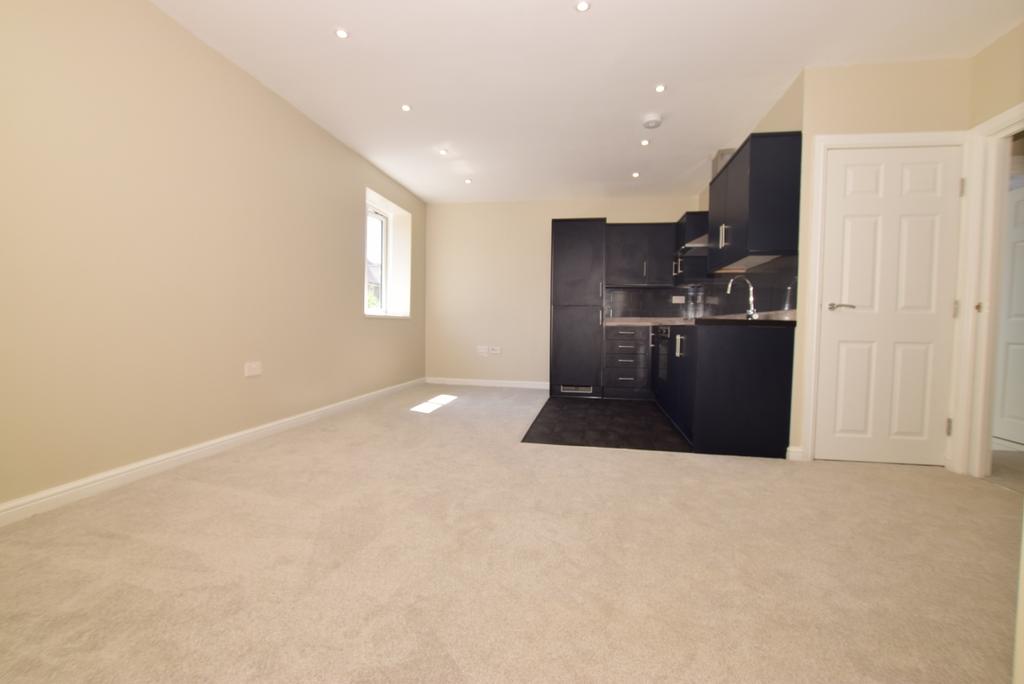 Andrews Lane Southwater RH13 2 bed apartment £1,250 pcm (£288 pw)