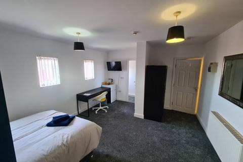 1 bedroom in a house share to rent, Imperial, Cemetery Road, Leeds