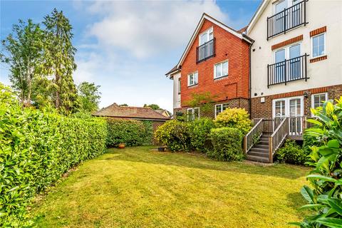 2 bedroom apartment for sale - Bluehouse Lane, Oxted, Surrey, RH8