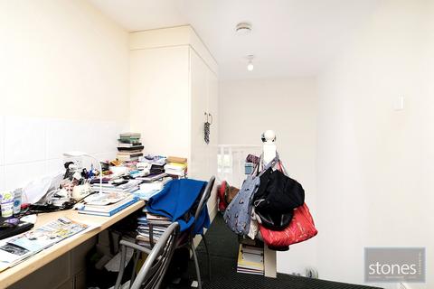 Studio to rent, Belsize Avenue, London, NW3