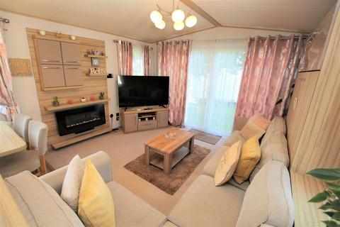 2 bedroom chalet for sale, Highfield Grange Holiday Park, London Road, Clacton-on-Sea