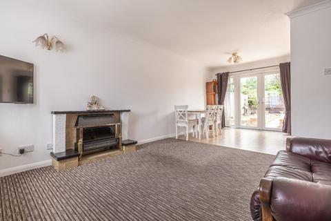 20 Copperfields Way, Romford, RM3 0XE
