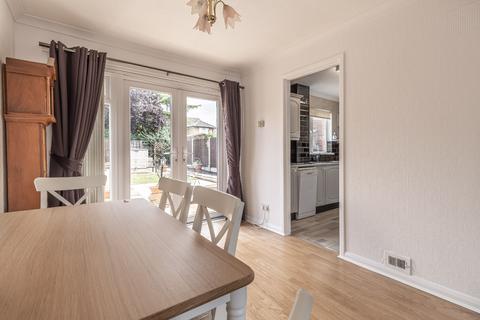 20 Copperfields Way, Romford, RM3 0XE