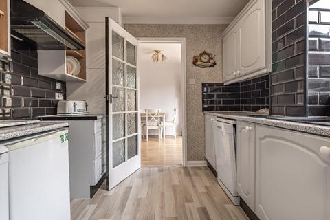 20 Copperfields Way, Romford, RM3 0XE