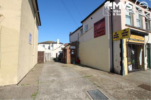 3 bedroom flat for sale, Rosemary Road, Clacton-on-Sea