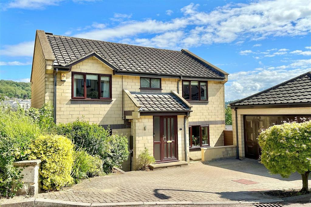 Upper East Hayes, Bath, Bath And North East Somerset, BA1 6LS 4 bed