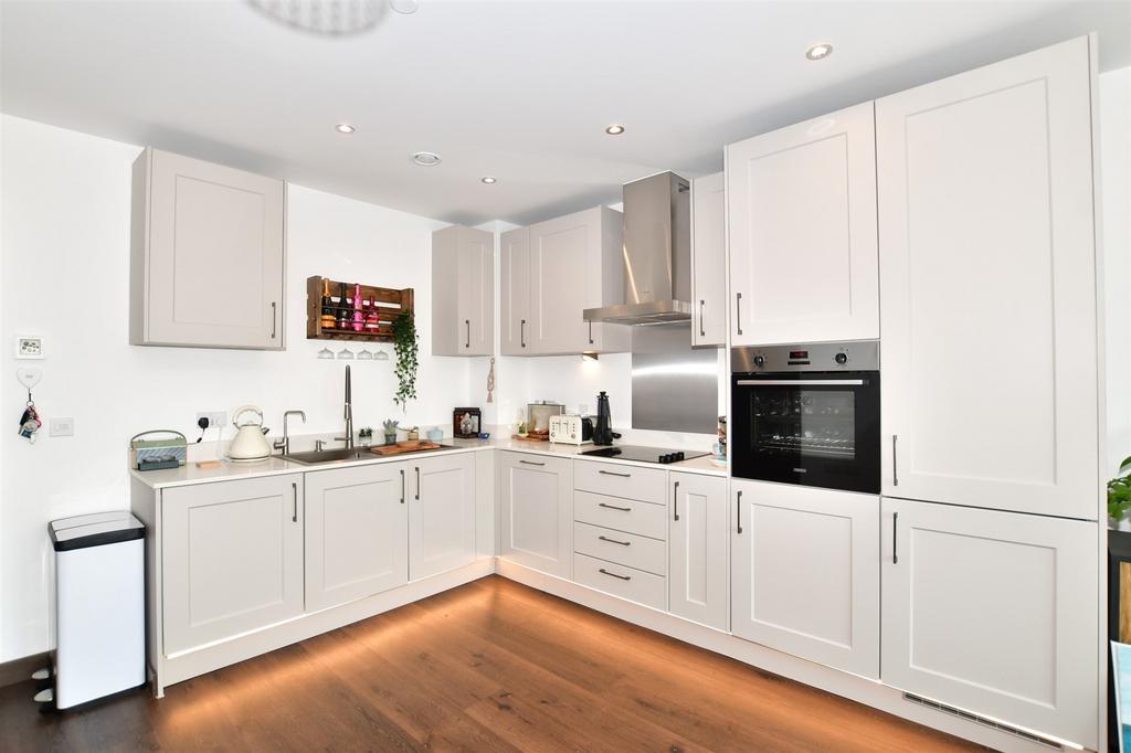 Kitchen/Lounge Area