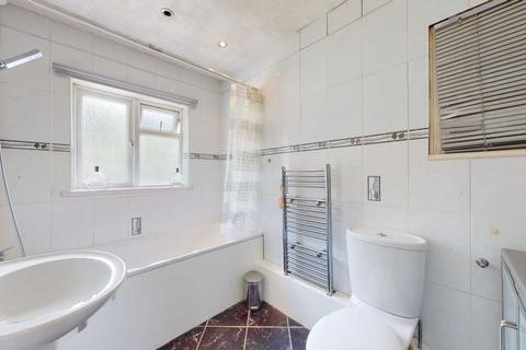 4 bedroom semi-detached house for sale, Biggingwood Rd, Streatham