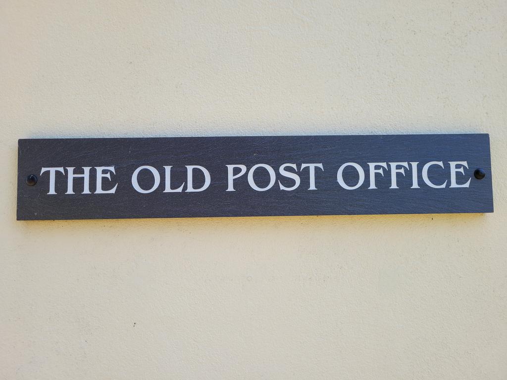 THE OLD POST OFFICE, MAUDLAM, CF33 4PH 5 bed detached house £925,000