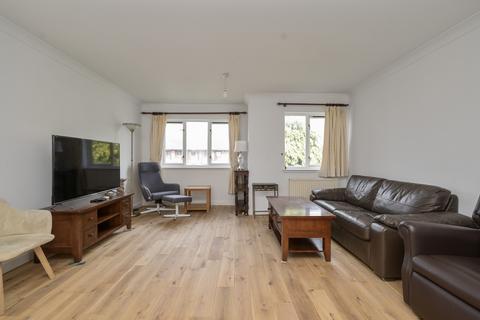 3 bedroom flat for sale - Flat 3 23, East Comiston, Edinburgh, EH10 6RZ