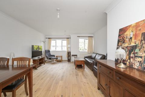 3 bedroom flat for sale - Flat 3 23, East Comiston, Edinburgh, EH10 6RZ