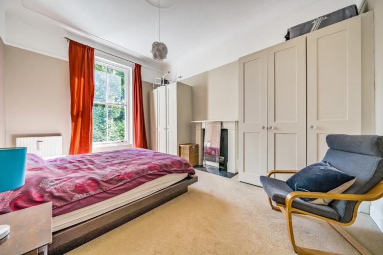 Kidbrooke Park Road London SE3 3 bed apartment to rent £3,200 pcm (£