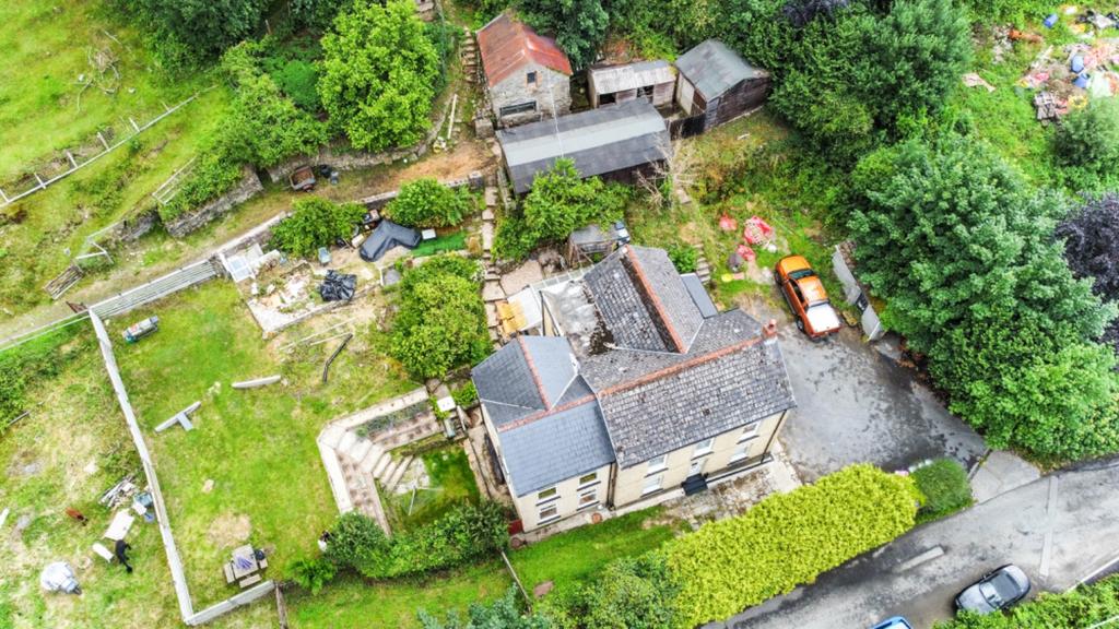 Garnswllt Road, Pontarddulais, Swansea, West SA4 5 bed