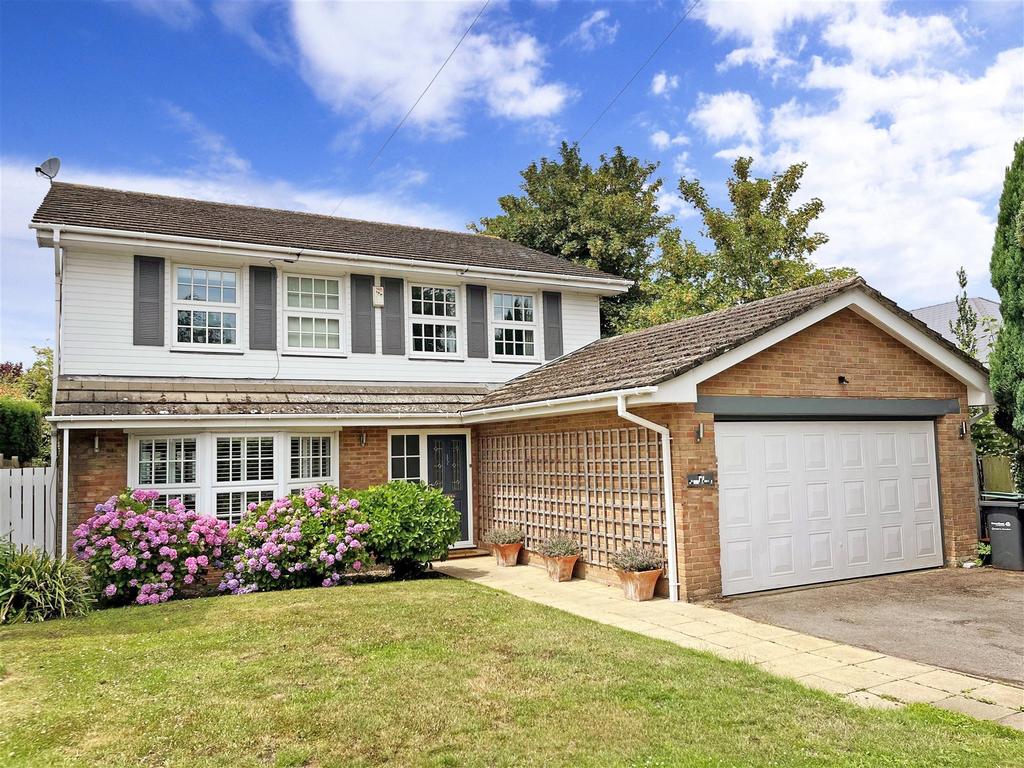 Wrotham Road, Meopham, Kent 4 bed detached house for sale £875,000