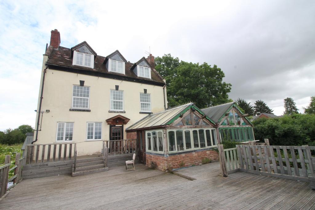 Woodhill Road, Highley, WV16 Pub £400,000