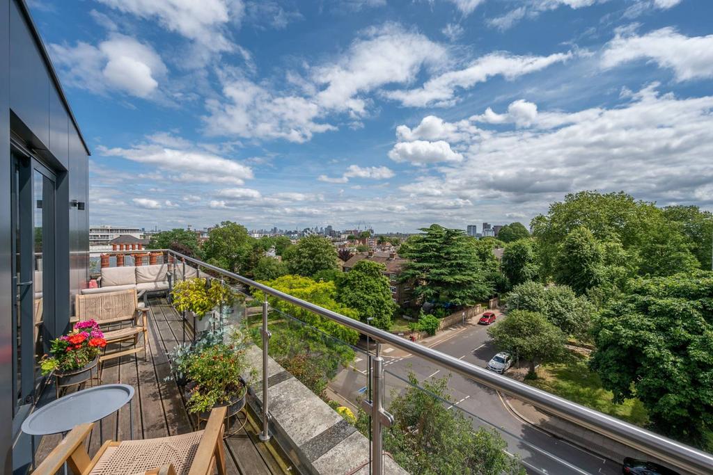 Keswick Road, Putney, London, SW15 2 bed penthouse for sale £725,000